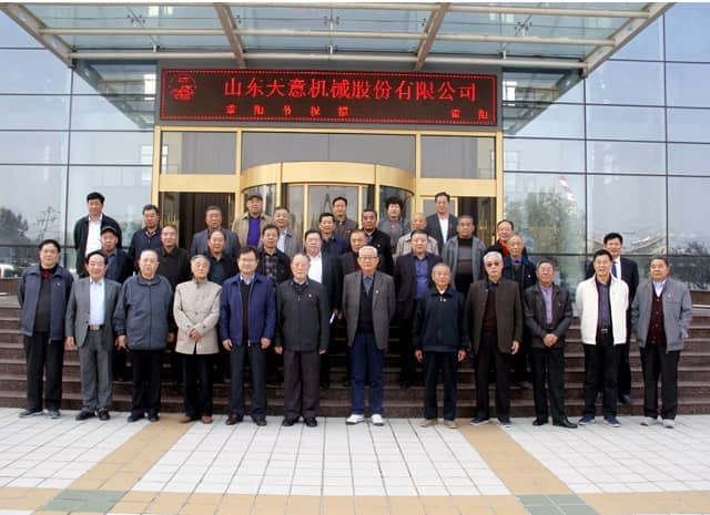 兗州區(qū)人大、政協(xié)領導蒞臨天意機械參觀考察