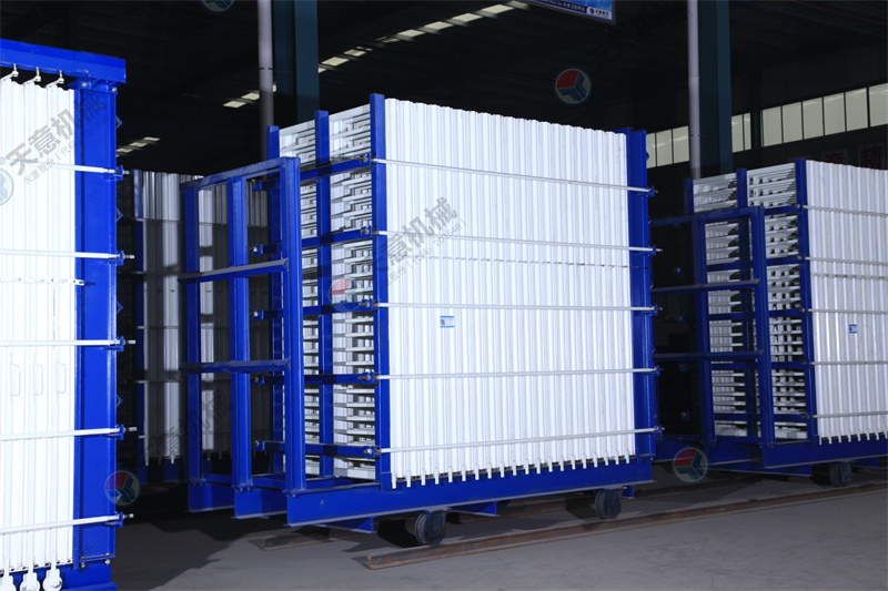 一次成型40塊板的復合墻板機，究竟有多好？