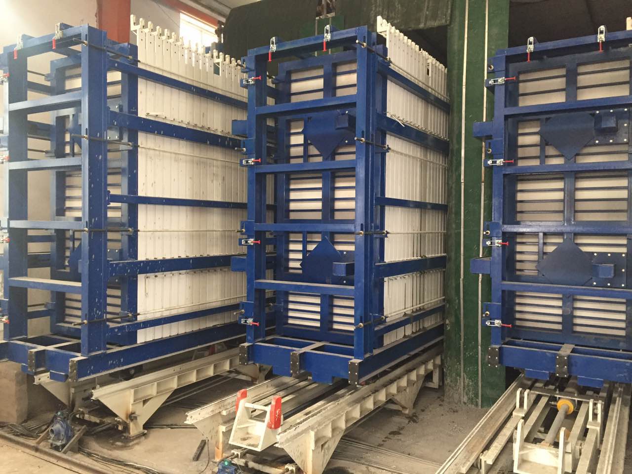 輕質(zhì)復合墻體板生產(chǎn)線優(yōu)勢介紹